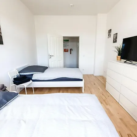 Modern & Chic With Balcony In * Offenbach am Main