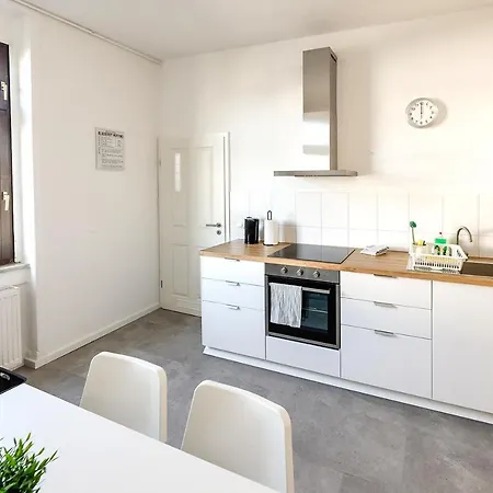 Modern & Chic With Balcony In * Offenbach am Main