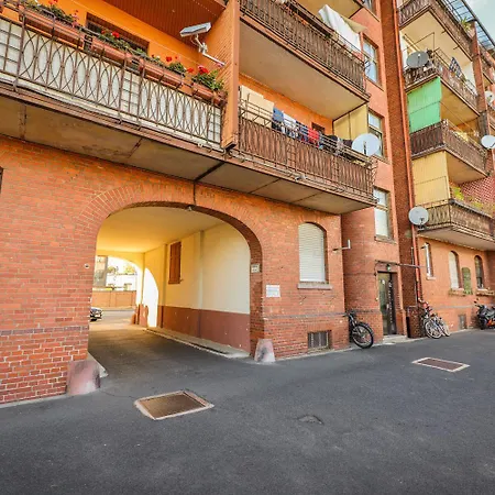 Modern & Chic With Balcony In Offenbach Gravenbruch