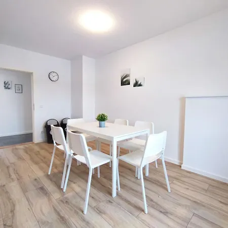 Modern & Chic With Balcony In * Offenbach am Main