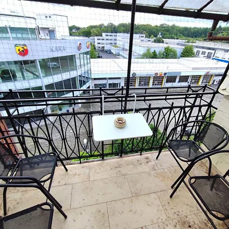 Modern & Chic With Balcony In Offenbach Apartmán *