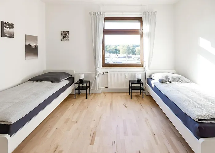 Modern & Chic With Balcony In Offenbach Gravenbruch