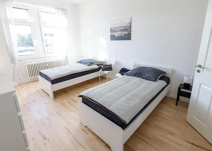Modern & Chic With Balcony In Offenbach * Gravenbruch