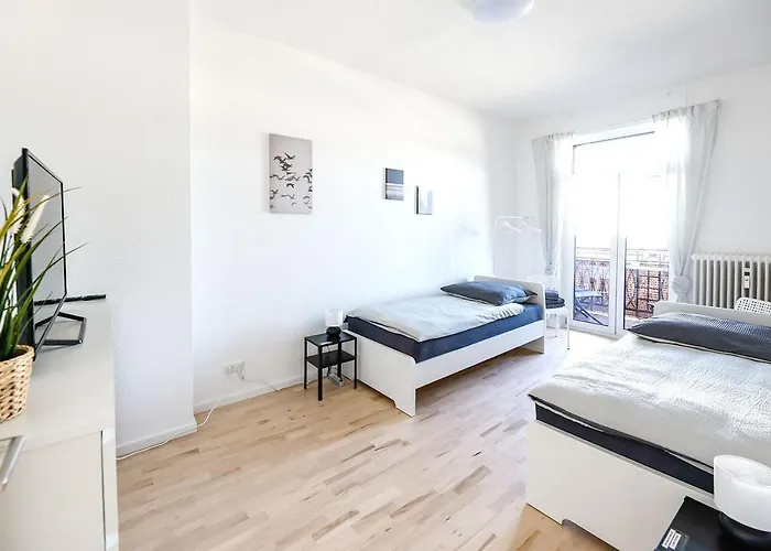 Modern & Chic With Balcony In Offenbach * Gravenbruch